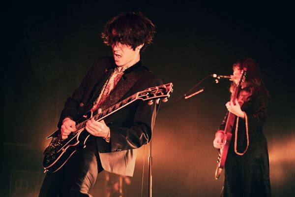 GLIM SPANKY『All the Greatest Buddies Tour 2025-2026』終幕！ラブサイケデリコを迎えたファイナル公演のオフィシャルレポート到着