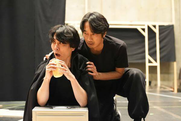 木下晴香の歌声が響く！ 音楽劇『コーカサスの白墨の輪』稽古場レポート＆トレーラー映像が到着