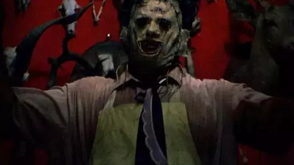 名作『悪魔のいけにえ』リマスター新旧比較映像が公開。闇や影はより暗く深く