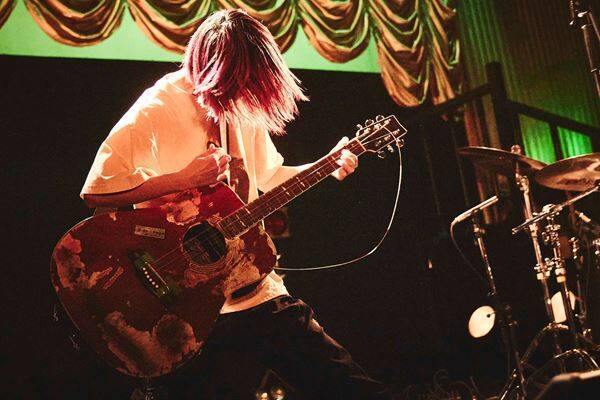 鈴木実貴子ズ、"物販未着"、“弦が切れる”などのトラブルを乗り越え、バンド史上最大規模ワンマンが大団円！【オフィシャルレポート】