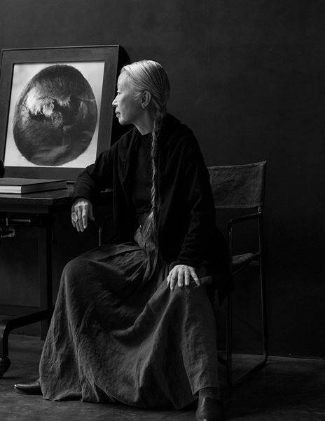 Bunkamura ザ・ミュージアム現展示室で行われる最後の展覧会『高木由利子 写真展 Threads of Beauty 1995-2025 ― 時をまとい、風をまとう。』3月10日から