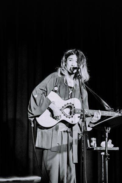 ロックと落語の奇跡の共演！佐々木亮介主催 "雷よ静かに轟け” 第十一夜は盟友・春風亭昇羊との"対バン"が実現「こんな友達がいるって自慢したかったんだよね」