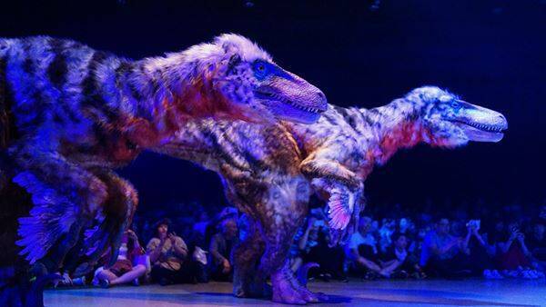 18歳以上限定！超絶リアルな恐竜がランウェイに『DINOSAUR RUNWAY』秋葉原で開催