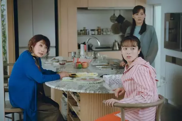 綾瀬はるか出演『箱の中の羊』本編映像公開　余貴美子＆清野菜名が家族の空気をかき回す
