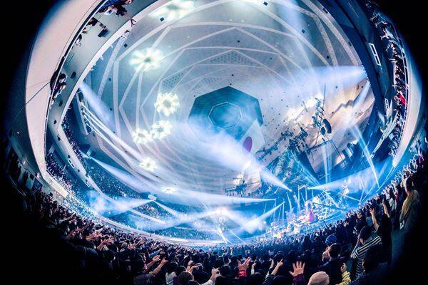 BUCK∞TICK、全国ツアー『BUCK∞TICK TOUR 2025 -ナイショの薔薇の下-』グランドフィナーレ日本武道館公演 のオフィシャルレポート到着！