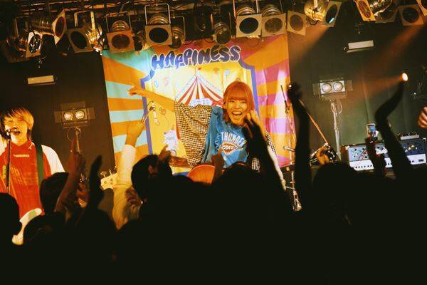 COPES、ツアーファイナルで夜の本気ダンスと共演！Happinessな空間を創り上げたソールドアウトの渋谷公演をレポート