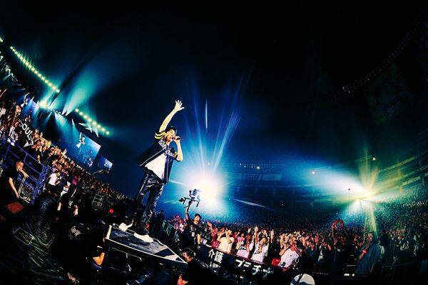 福山雅治、デビュー35周年ツアー千秋楽で魂の熱唱　福岡ドームに3万人の歓声が響く【オフィシャルレポート】