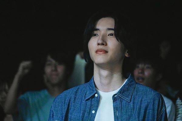 道枝駿佑が本番で涙『君が最後に遺した歌』生見愛瑠が歌う劇中曲「春の人」MV公開