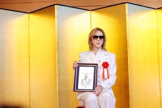 YOSHIKI、日米で音楽・慈善活動が評価されふたつの賞を受賞　Axl Roseとの共演準備も明らかに