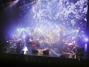 ROTH BART BARON が描いた“青”の軌跡 ーー 三船雅也が曝け出した現在地と真価を刻んだツアー最終公演をレポート