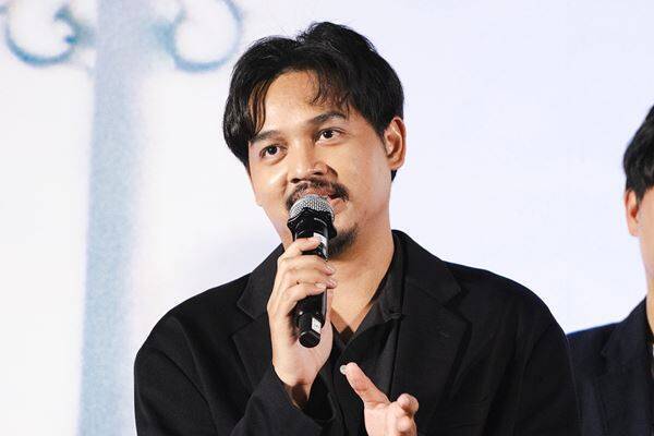 森崎ウィン＆向井康二がタイ語で挨拶！ 映画『（LOVE SONG）』バンコク・プレミア開催