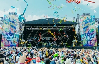 『MONSTER baSH 2026』＜8月22日／1日目レポート＞スカパラ初のトリ＆豪華セッション！雨に踊る大歓声