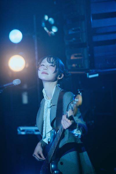 ココラシカ成人式ワンマン「純粋に音楽を好きな気持ちを忘れないように」二十歳の3人が魅せた等身大の瑞々しさと覚悟【オフィシャルレポート】