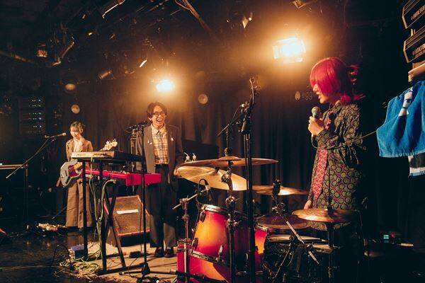 ココラシカ成人式ワンマン「純粋に音楽を好きな気持ちを忘れないように」二十歳の3人が魅せた等身大の瑞々しさと覚悟【オフィシャルレポート】