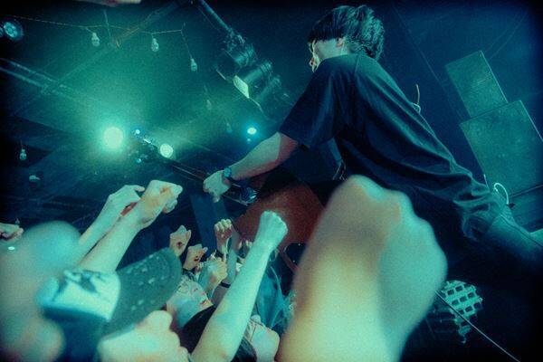 ルサンチマン、バンド史上最大規模のリキッドルームの夜！チケット完売で会場を揺らした『一生モノツアー』集大成