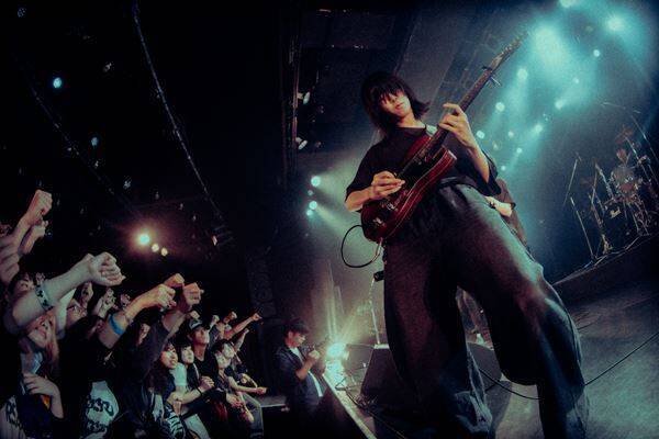 ルサンチマン、バンド史上最大規模のリキッドルームの夜！チケット完売で会場を揺らした『一生モノツアー』集大成