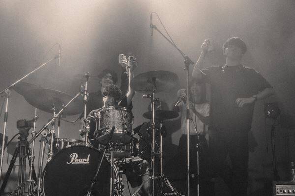 ルサンチマン、バンド史上最大規模のリキッドルームの夜！チケット完売で会場を揺らした『一生モノツアー』集大成