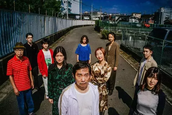 下北沢が再び熱狂に包まれる。阿佐ヶ谷スパイダース2年ぶりの新作『さらば黄昏』