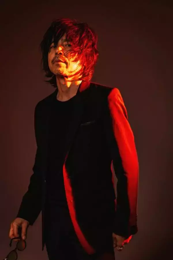 宮本浩次・新作『I AM HERO』インタビュー、「転がり続けないとロックバンドではない」60歳で辿り着いた全方位の挑戦