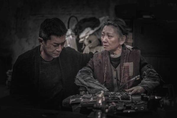 映画『風林火山』孤高の殺し屋を演じるルイス・クーの姿を切り取った場面写真が解禁