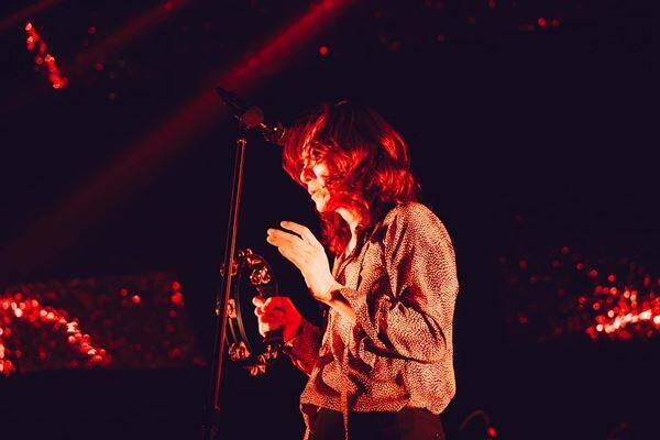 「君たちとのロックンロールに恋していたいです！」吉井和哉の「横綱曲」と東北への想いが熱く咲き誇った、 約4年ぶりソロツアー・仙台ファイナル公演【オフィシャルレポート】