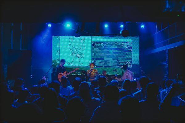 【ロイヤルギャル ライブレポート】初主催イベント東京編はMaverick Mom、三四少女を迎えて開催！三者三様のパフォーマンスで魅せた新世代バンドの共演を完全レポート