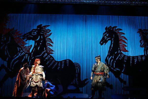 柚香光主演ミュージカル『十二国記 -月の影 影の海-』博多座2公演をアーカイブ付きでライブ配信