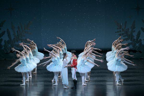 新国立劇場が2026/2027シーズン舞踊ラインアップを発表　開幕作品はチャップリン映画のバレエ化を世界初演