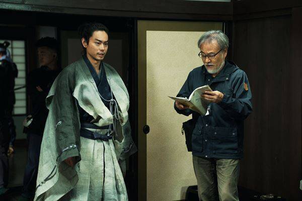『黒牢城』黒沢清監督インタビュー 「謎を解く行為そのものが謎」