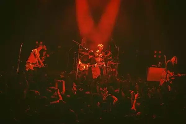 [Alexandros]、7年ぶりFCツアーでレア曲連発　「全部マイナーな曲ですがいいでしょうか！」