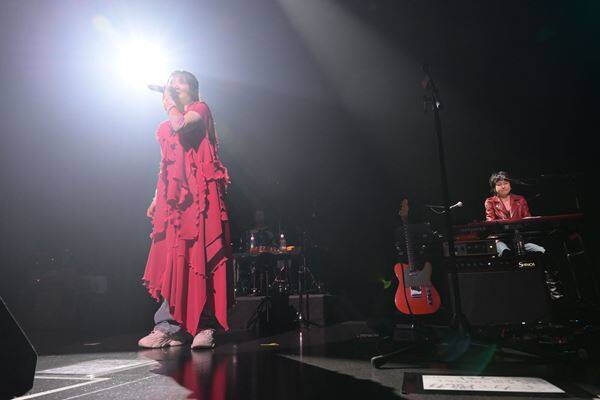 岸谷香、恒例の自主企画『岸谷香感謝祭 2026』 BONNIE PINK、吉岡聖恵（いきものがかり）を迎え、 満員の EX-THEATER ROPPONGI で開催！