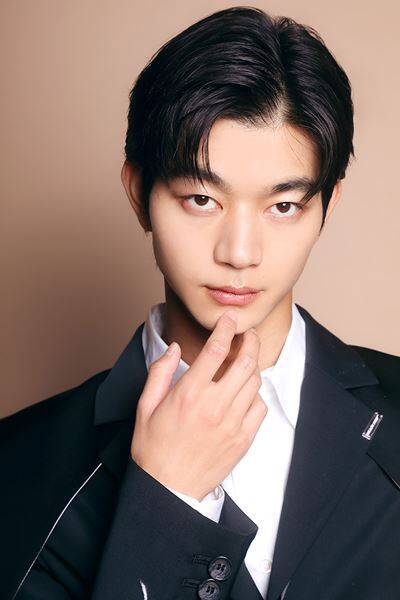 “ベランダで寝る「猫」と、安心すると喋り出す「犬」” 吉澤要人＆雨宮翔がお互いに名付けた、正反対な二人の意外な素顔。