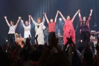 岸谷香 × BONNIE PINK × 吉岡聖恵が初共演した伝説の一夜をレポート！歌姫たちのボーカルリレーによる「M」に感動の嵐