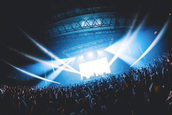 ACIDMAN 、『ACIDMAN LIVE TOUR “光学”』ファイナル公演　18年ぶりの幕張メッセのオフィシャルレポート到着