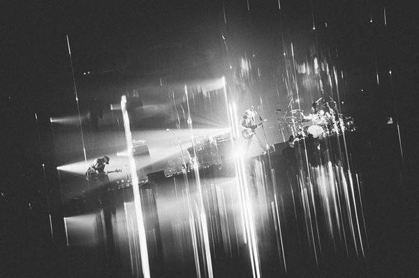 ACIDMAN 、『ACIDMAN LIVE TOUR “光学”』ファイナル公演　18年ぶりの幕張メッセのオフィシャルレポート到着