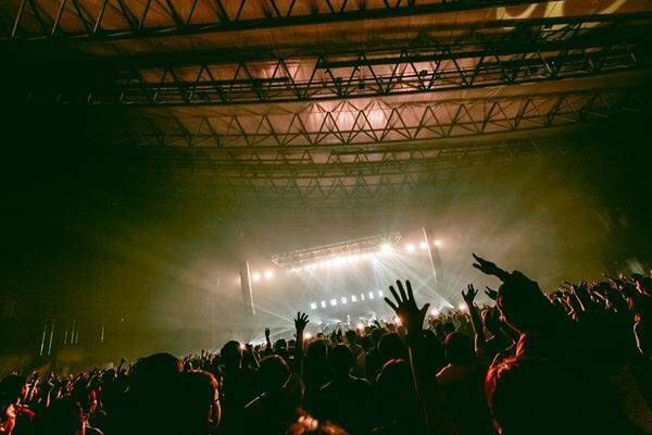 ACIDMAN 、『ACIDMAN LIVE TOUR “光学”』ファイナル公演　18年ぶりの幕張メッセのオフィシャルレポート到着