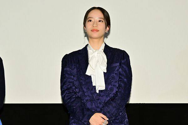 坂本悠花里監督が目指した「日本映画にない世界観」 長編デビュー作『白の花実』撮影裏話を語る