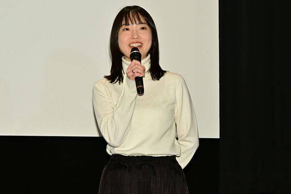 坂本悠花里監督が目指した「日本映画にない世界観」 長編デビュー作『白の花実』撮影裏話を語る