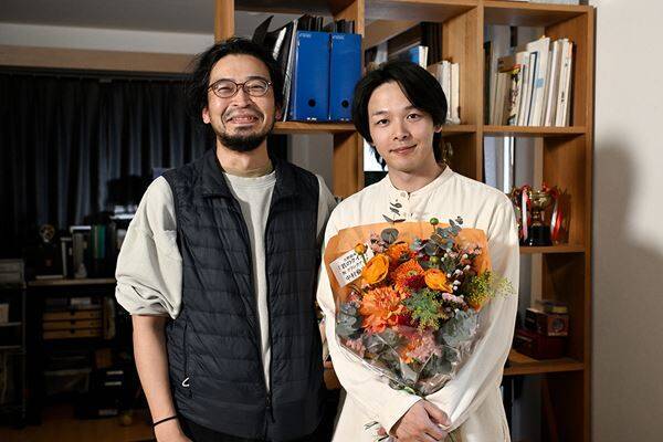 中村倫也×神木隆之介×ムロツヨシの3ショットも！ 映画『君のクイズ』オフショット写真8点が公開