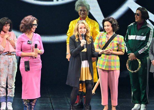 劇団四季ミュージカル『バック・トゥ・ザ・フューチャー』原作映画キャストがカーテンコールに登場「エレガントで素晴らしかった」