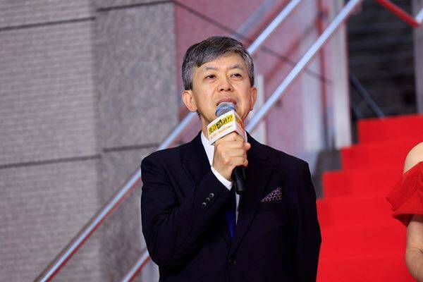 西野七瀬が舘ひろしを蔑む!? 映画『免許返納!?』舞台挨拶で明かされた爆笑の役作りと裏話を公開