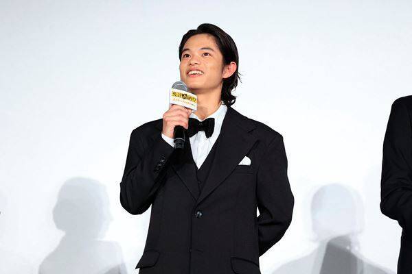 西野七瀬が舘ひろしを蔑む!? 映画『免許返納!?』舞台挨拶で明かされた爆笑の役作りと裏話を公開