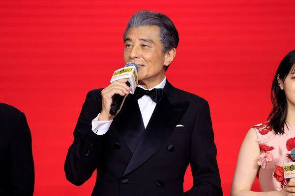 西野七瀬が舘ひろしを蔑む!? 映画『免許返納!?』舞台挨拶で明かされた爆笑の役作りと裏話を公開