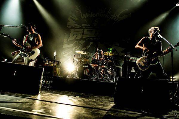 【ライブレポート】Rhythmic Toy World、所沢で2年目の『玩具大戦』開催 「すべてにリスペクトと感謝を。最高の時間にしようぜ！」豪華8組による熱演を完全レポート