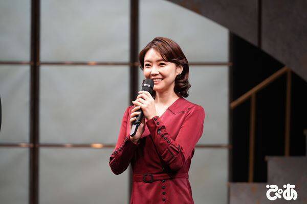 稲垣吾郎「僕にぴったりですね（笑）」――スター俳優の孤独を演じる『プレゼント・ラフター』開幕