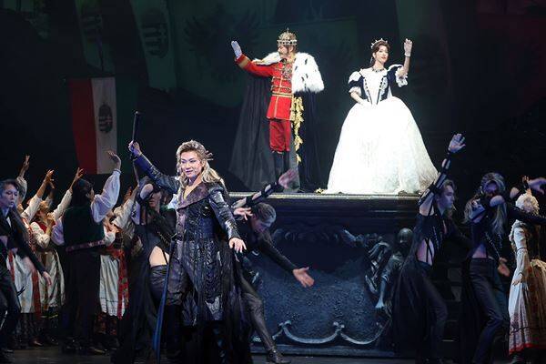 『エリザベート』25周年、新時代へ――望海風斗＆明日海りおが挑む“リアルな皇妃”