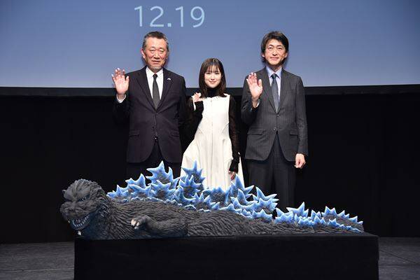 世界最大級の屋内ゴジラが羽田空港に降臨！ 全長40mのド迫力スケールに福本莉子も「本当に驚きました！」