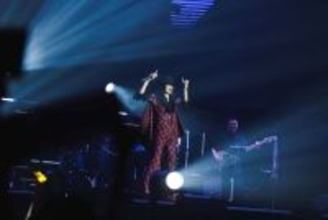 中島美嘉、初のアジアツアーがスタート　大歓声が鳴り響くなか代表曲「桜色舞うころ」、「雪の華」を全身全霊で熱唱【オフィシャルレポート】