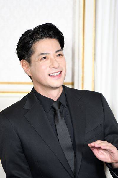 坂東玉三郎、30年ぶり新橋演舞場の本公演『長崎十二景』で共演の“テニミュ”ダンサー進藤学は「つかまりやすい」「そばにいやすい」