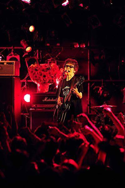 ピーズ、超満員の渋谷クラブクアトロで39周年を祝福「10年前も60年先も」と鳴らした夜